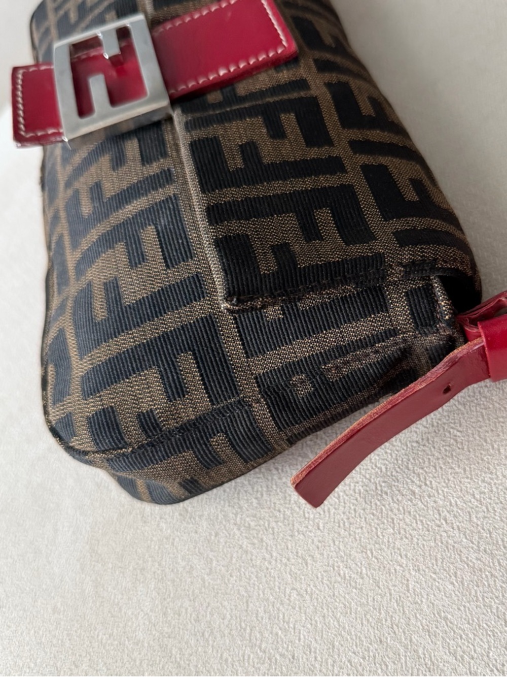 Fendi Red Leather Zucca Baguette - Picture 5 of 8
